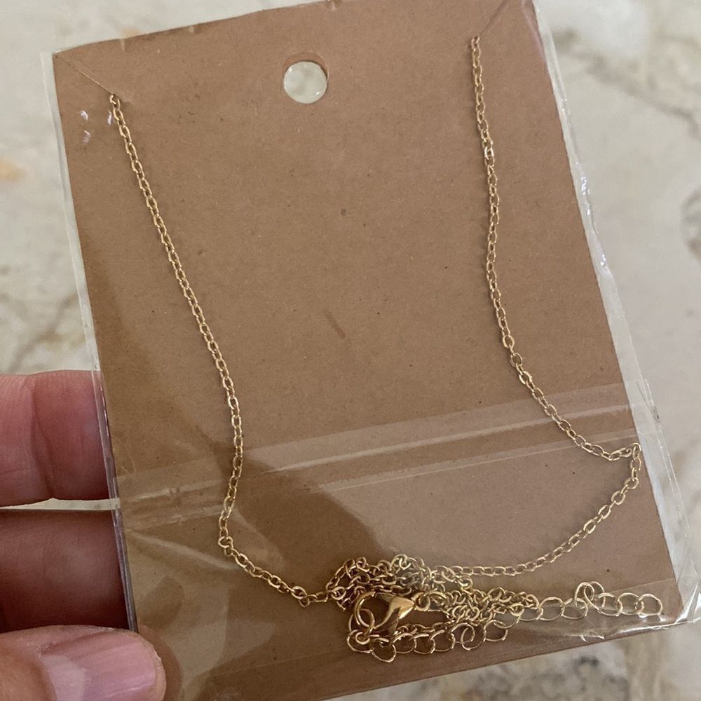 NEW! “Life Is Beautiful” Hummingbird Gold Tone Adjustable Necklace - Picture 8 of 9